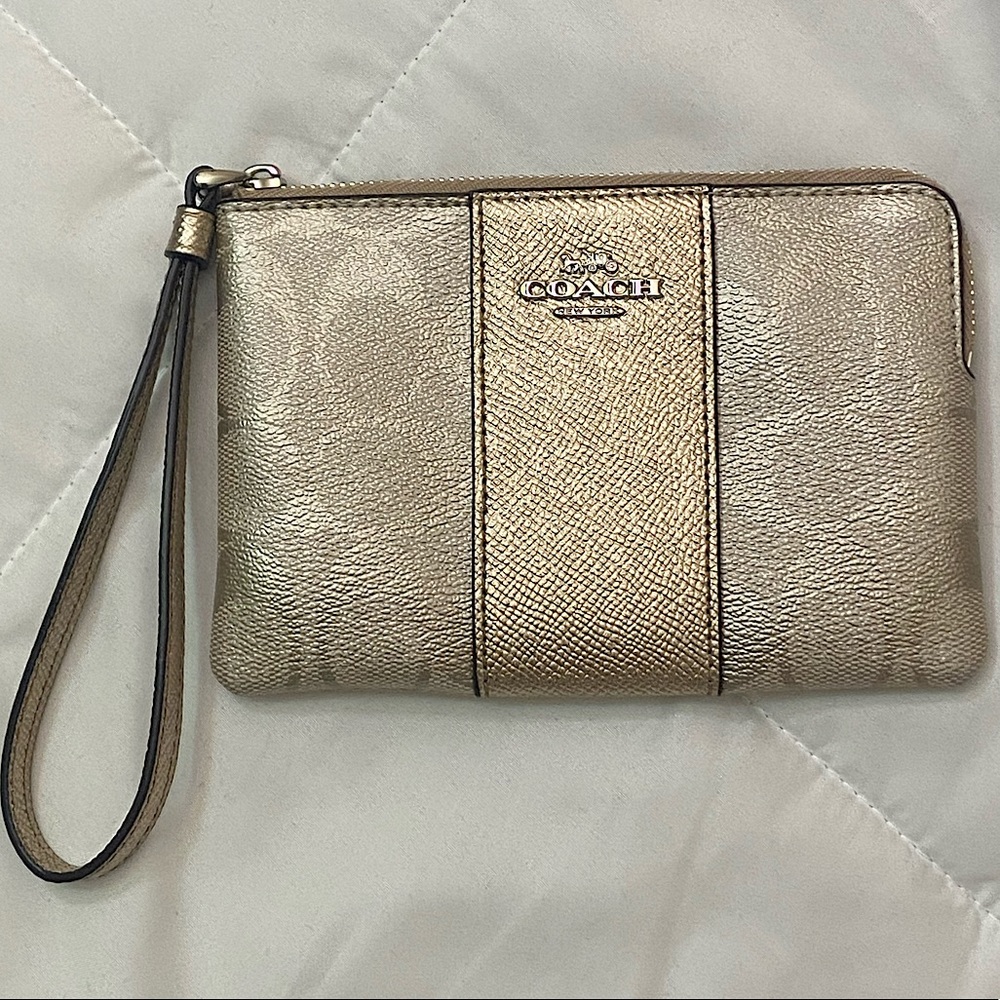 Coach wristlet gold